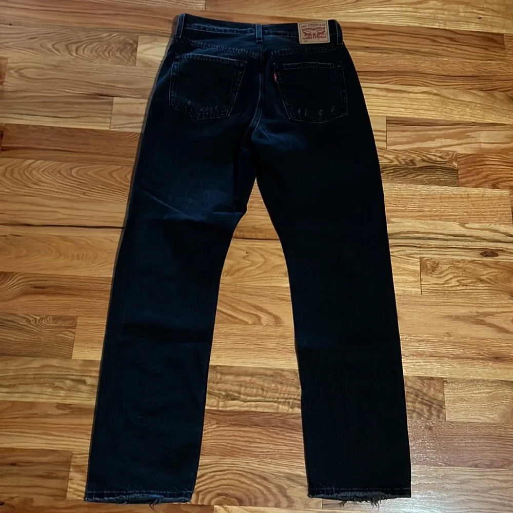 Levi 501 Jean - Picture 10 of 16